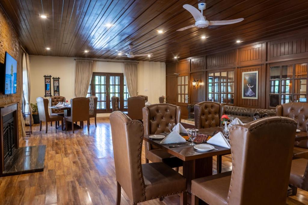 GreenPak Hotel Booni