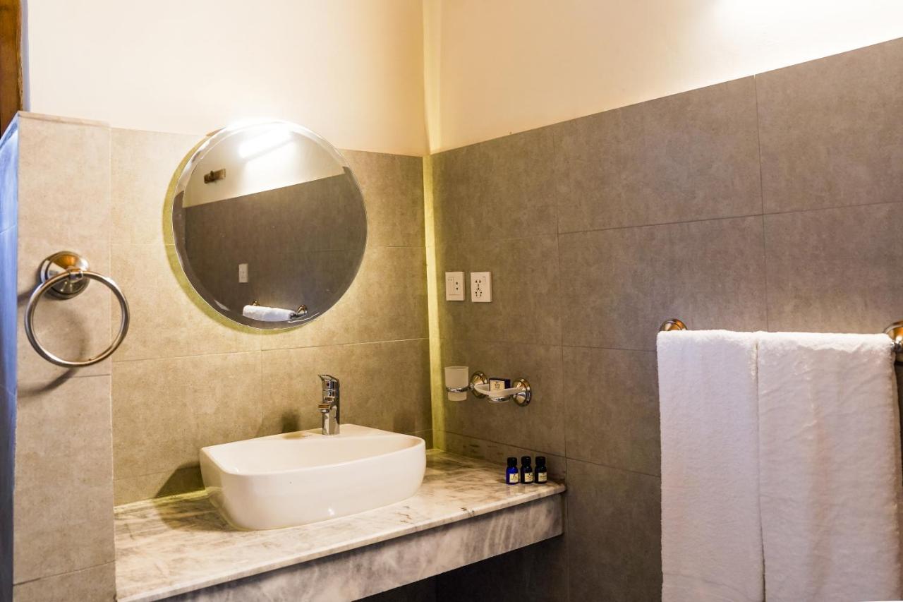 Greens Hotel By Roomy, Kalam