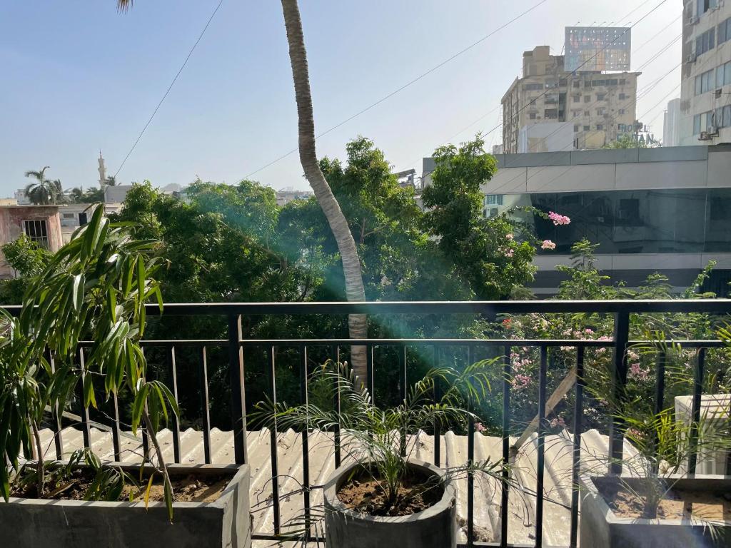 Hamsun Shahrah-e-Faisal