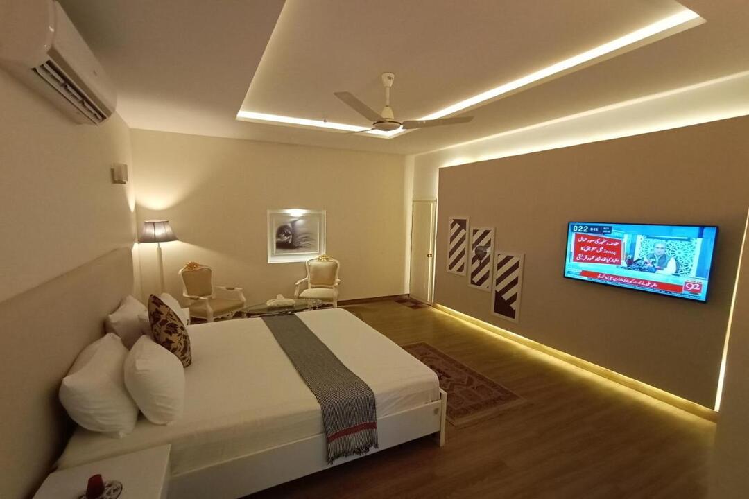 Hilton Bayview lnn, Karachi