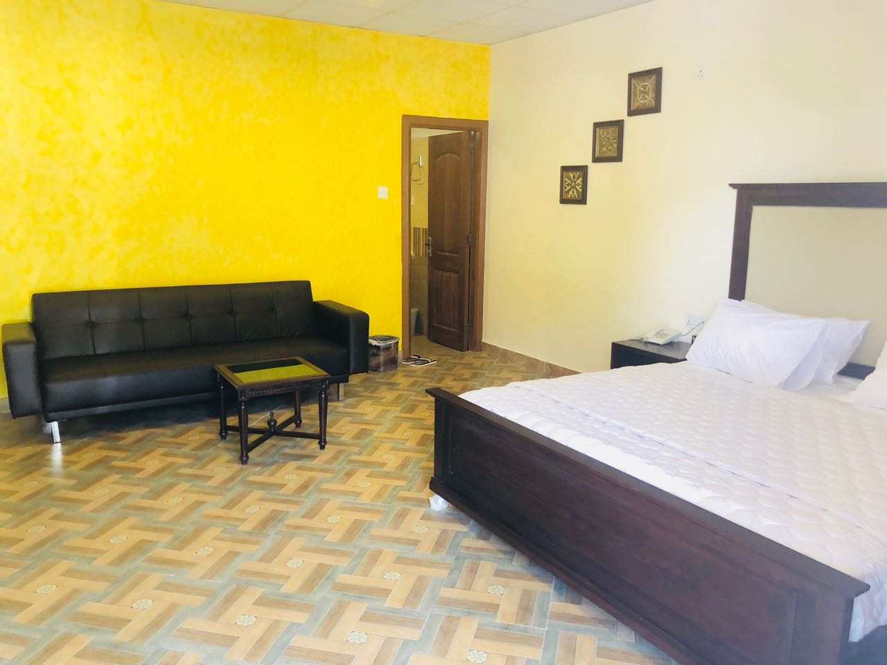 Hotel DeManchi Balakot