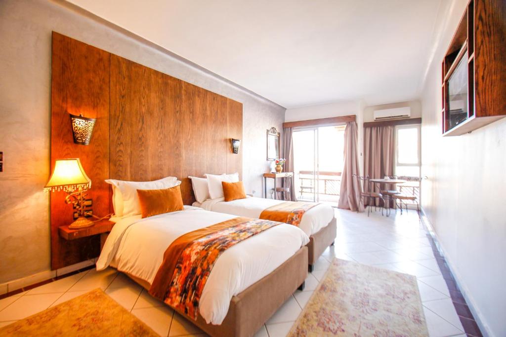 Hotel EZZAHIA by HMS