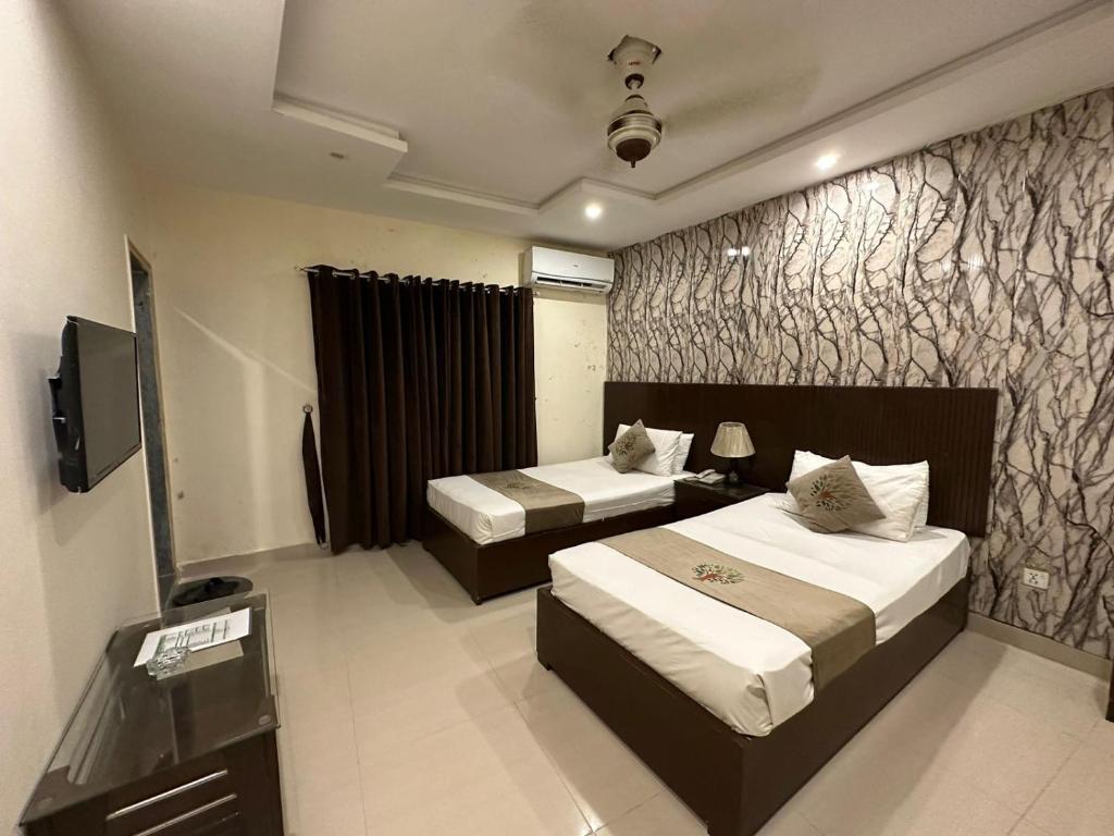 Deluxe Family Room