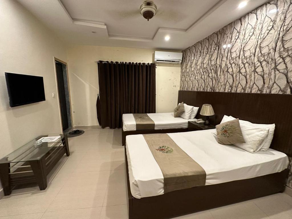 Quad Room