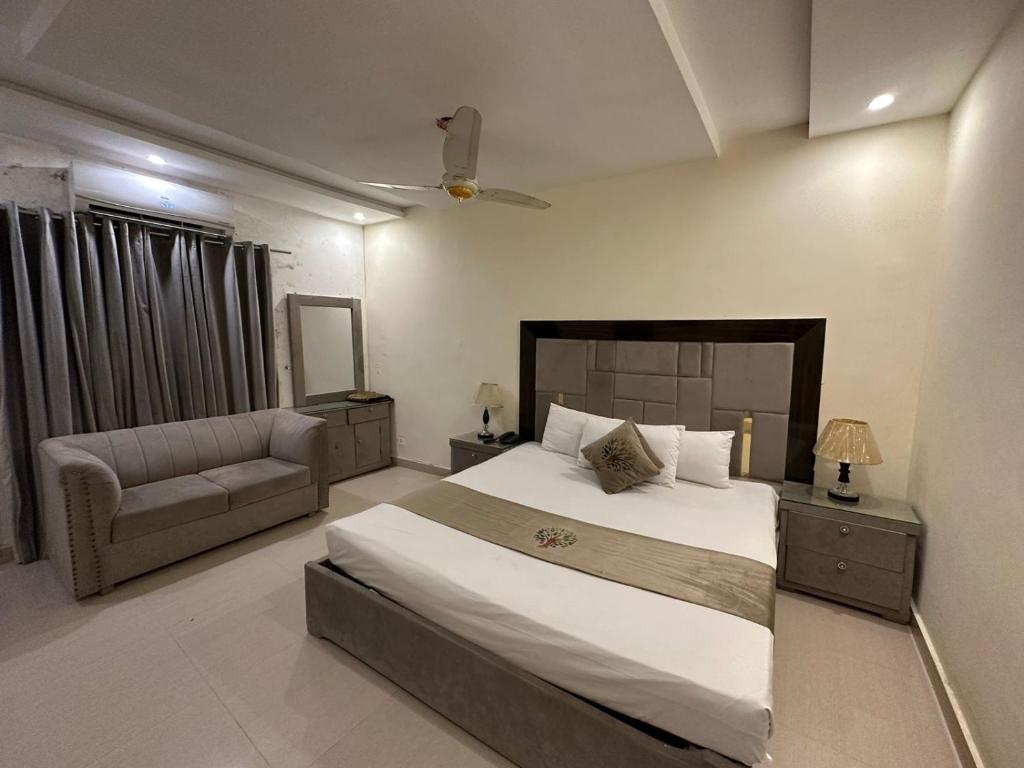 Single Deluxe Room
