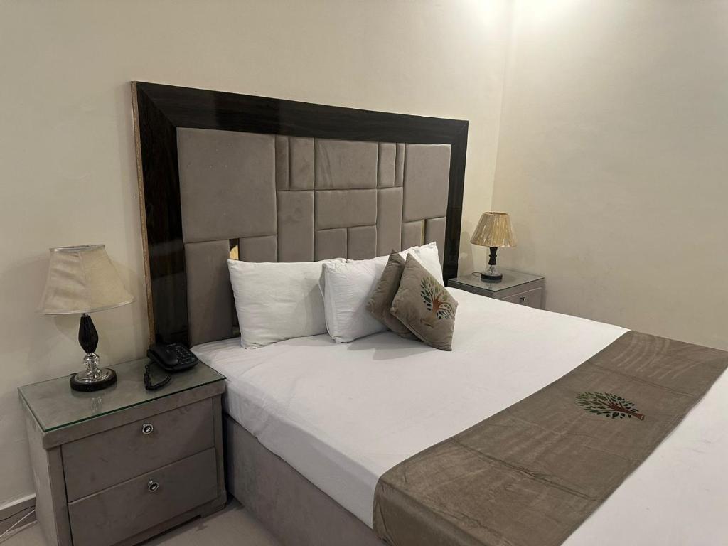 Single Deluxe Room