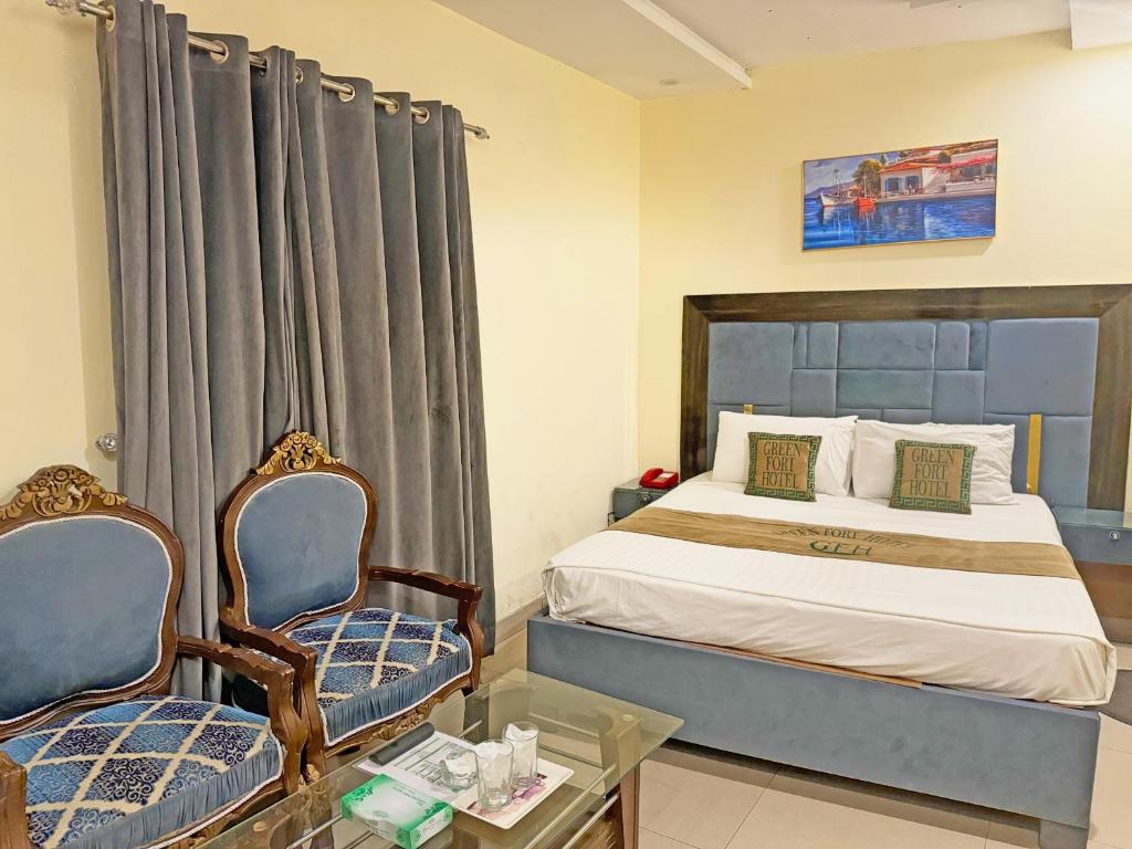 Deluxe Family Room