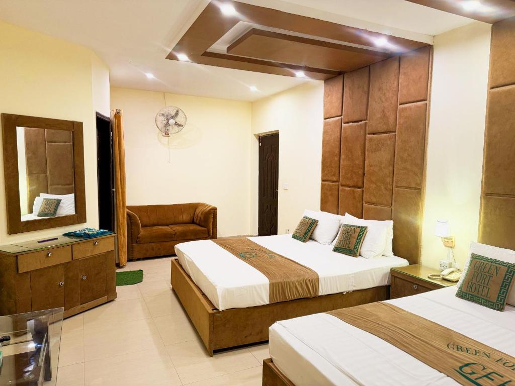 Quad Room