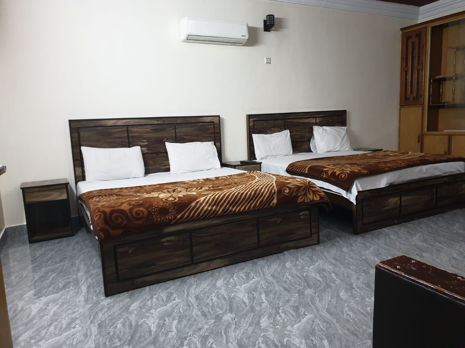 Hotel Kashmir Lodge Muzaffarabad
