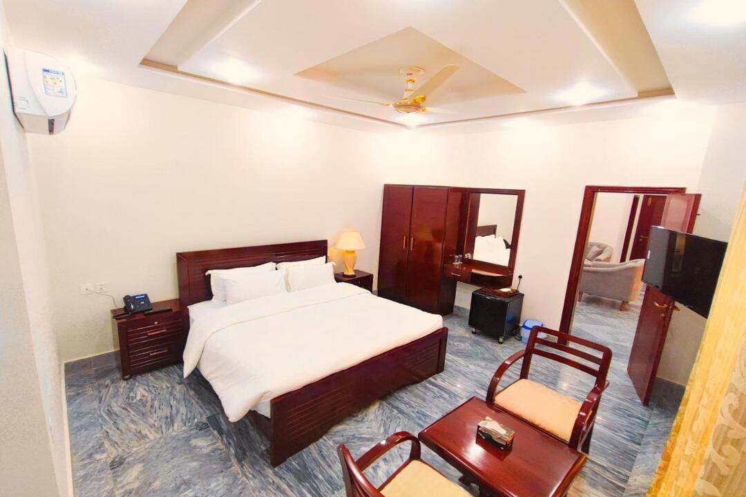 Hotel Nova Lahore