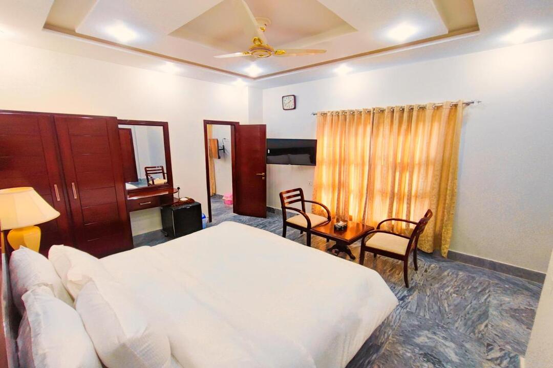 Standard King Room