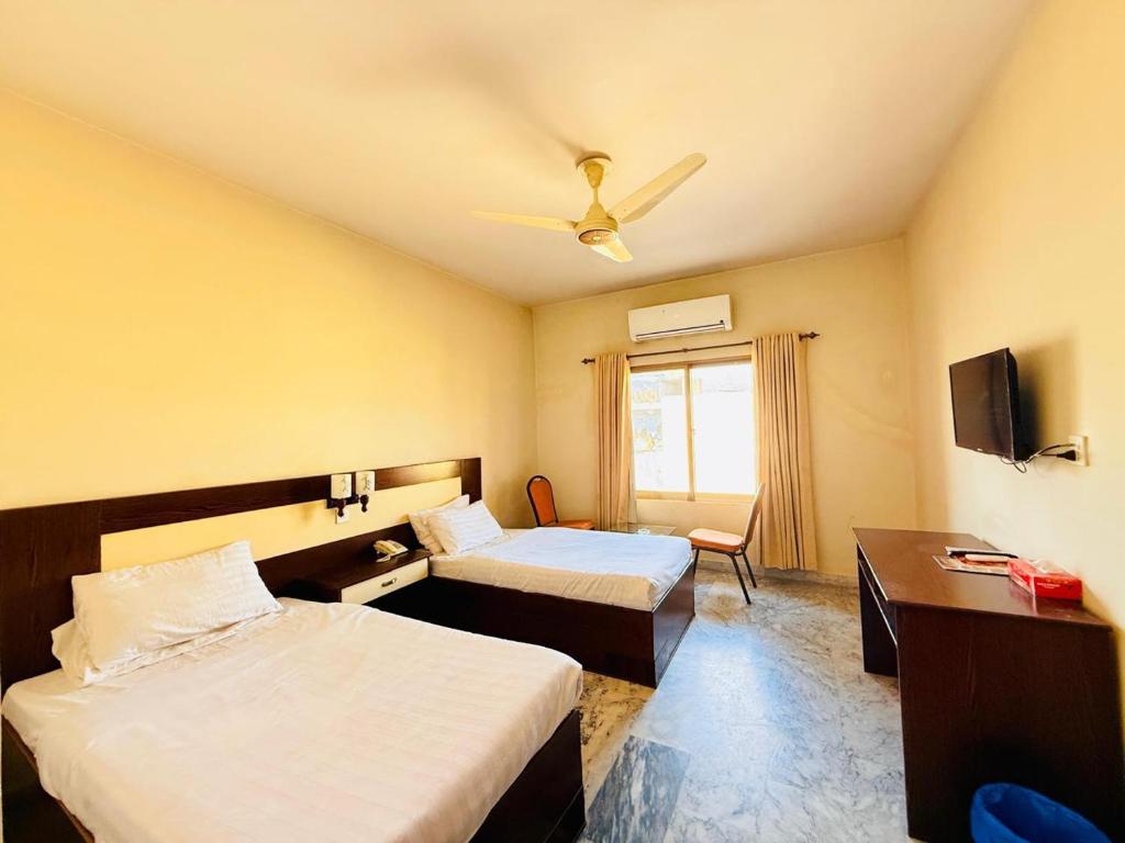 Hotel Pameer