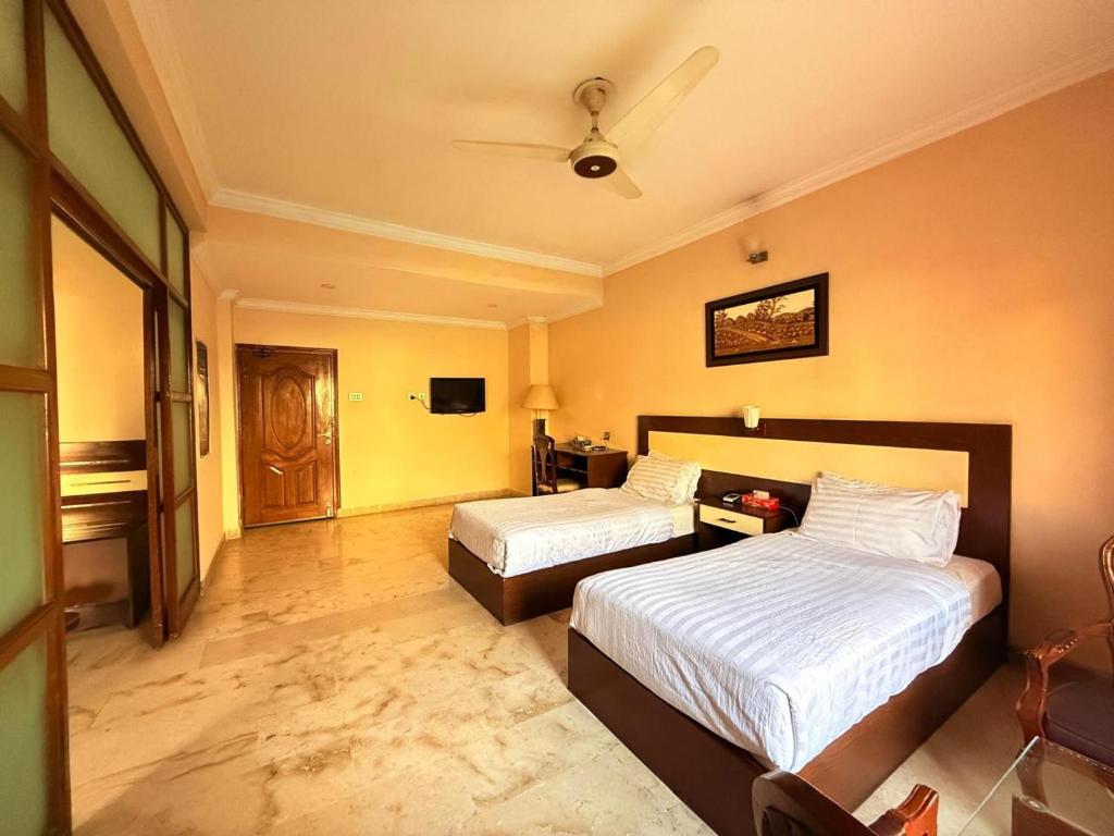 Hotel Pameer