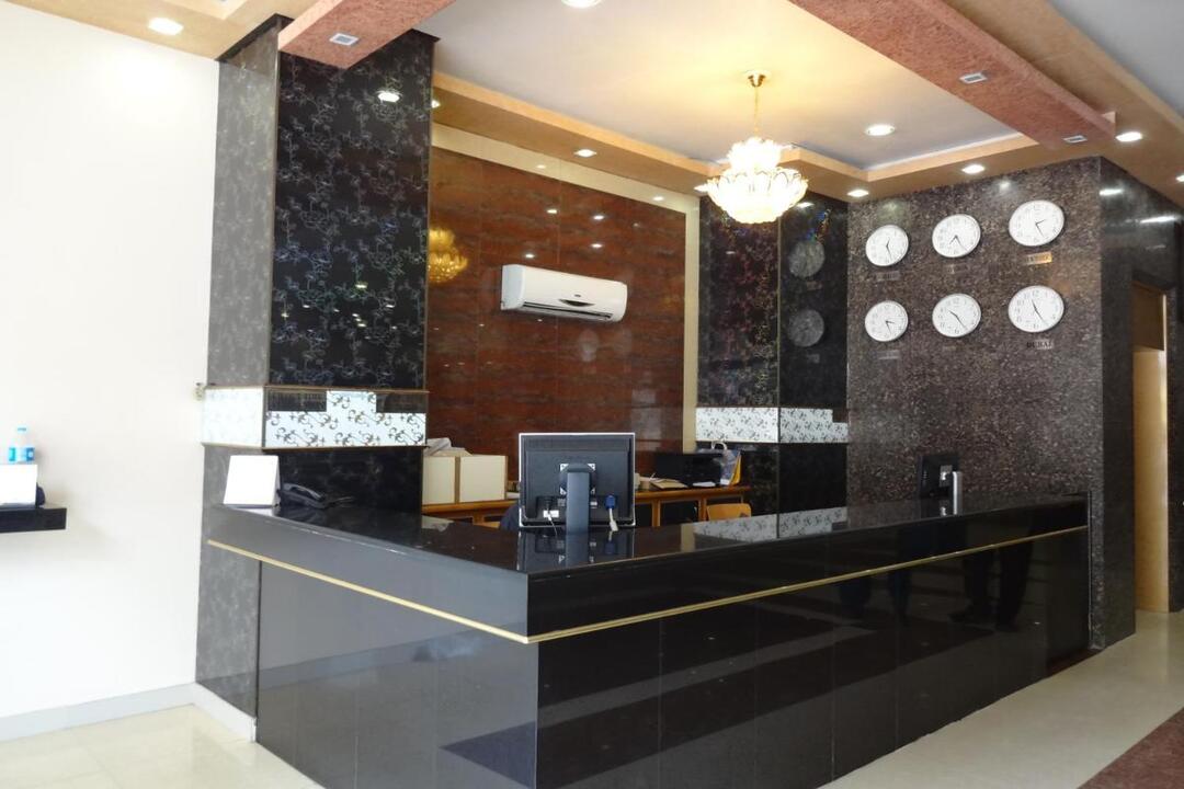 Hotel Sky Towers, Karachi
