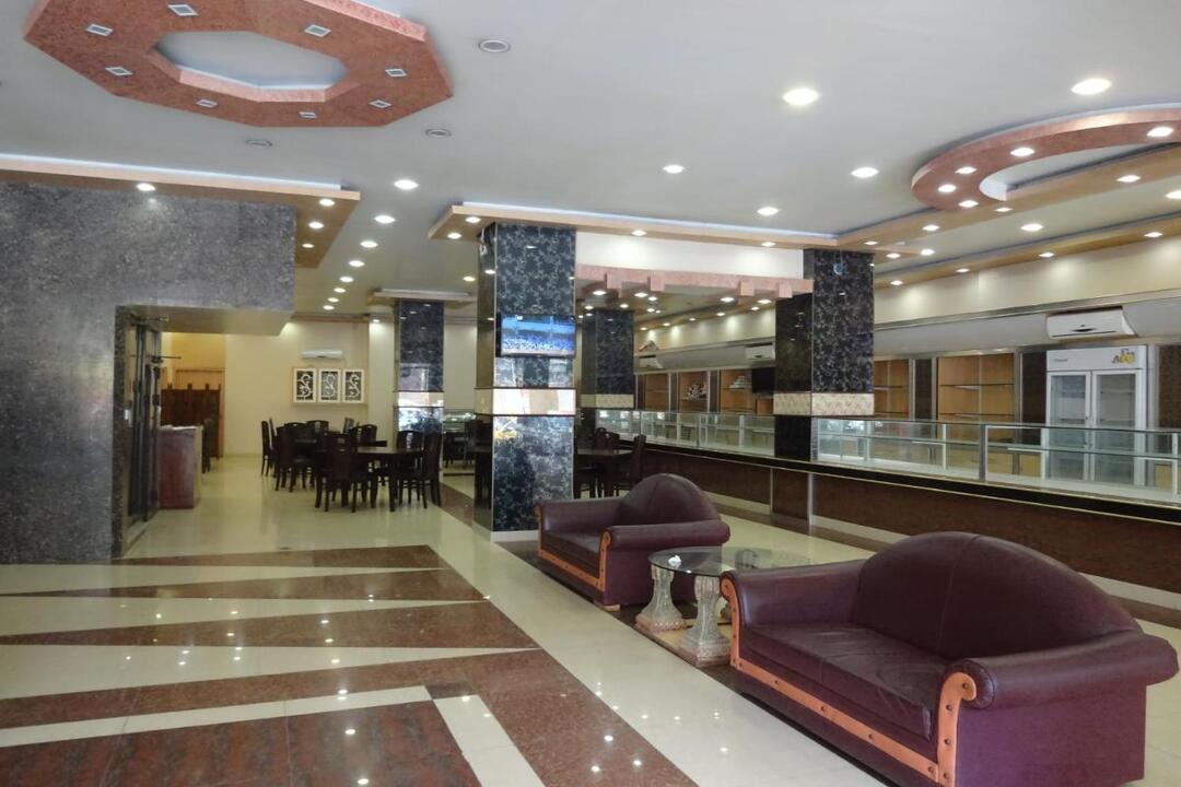 Hotel Sky Towers, Karachi