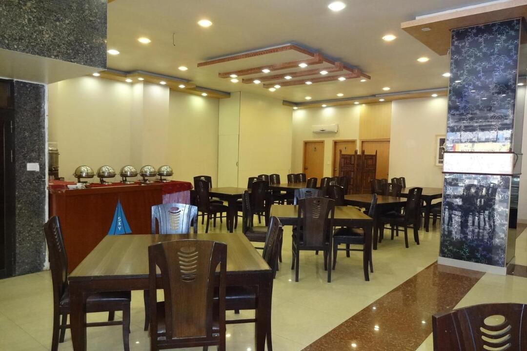 Hotel Sky Towers, Karachi