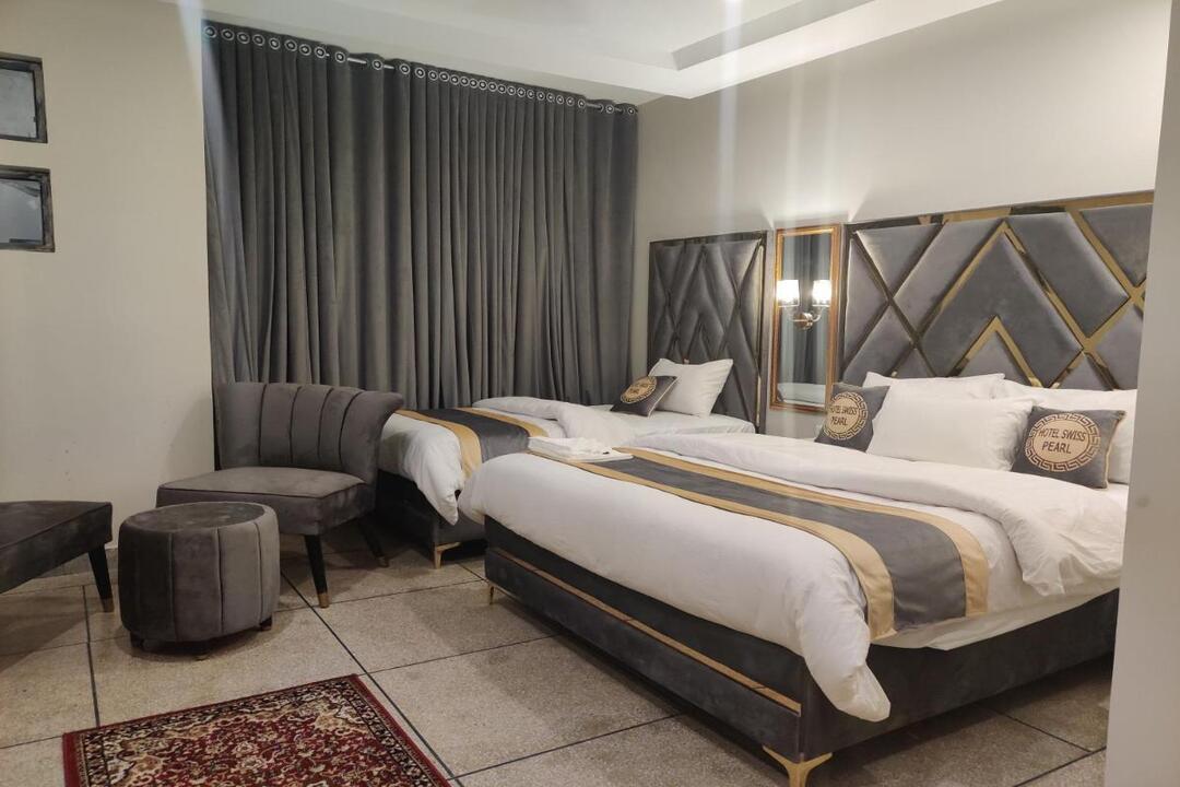 Hotel Swiss Pearl