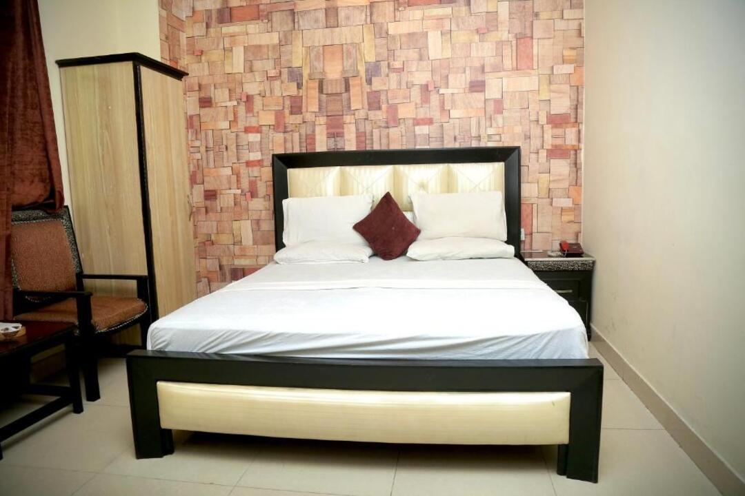 Hotel Tulip Inn Johar Town