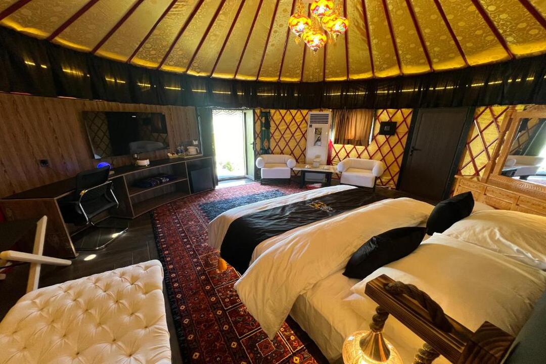 IYI Luxury Inn Swat