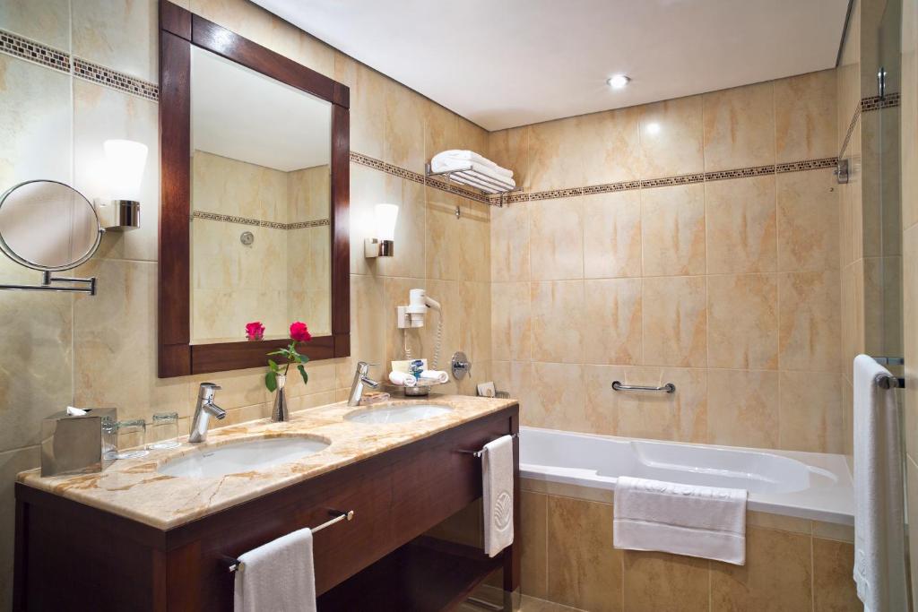 Khalidiya Palace Rayhaan by Rotana, Abu Dhabi
