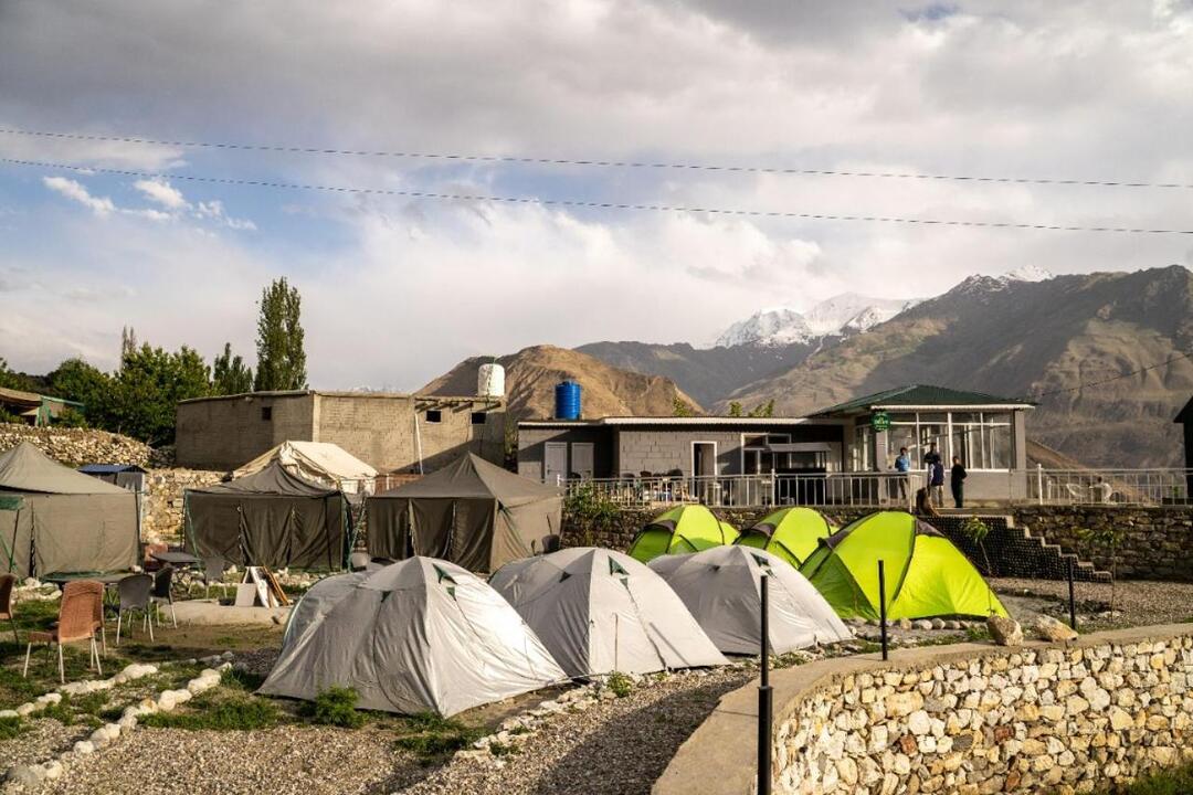 LOKAL Rooms x Hunza (5 Peaks)