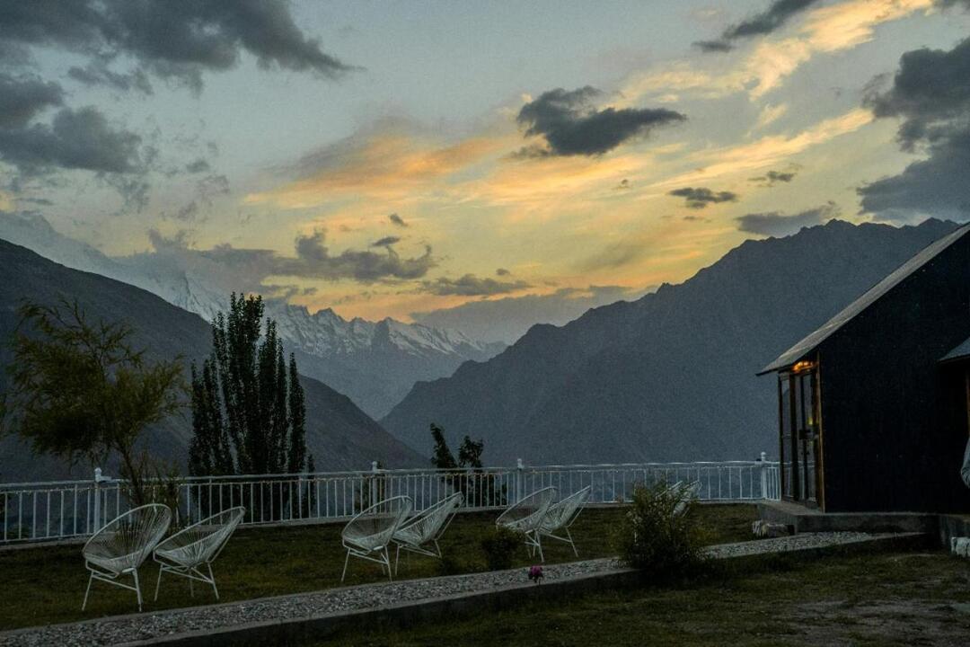LOKAL Rooms x Hunza (5 Peaks)