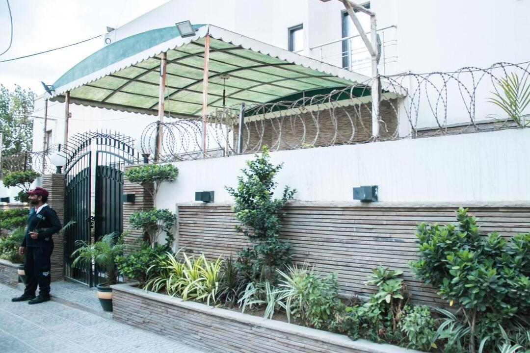 LOKAL Rooms x Shahrah-e-Faisal (Nursery)