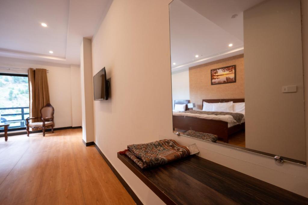 Mount Feast Hotel