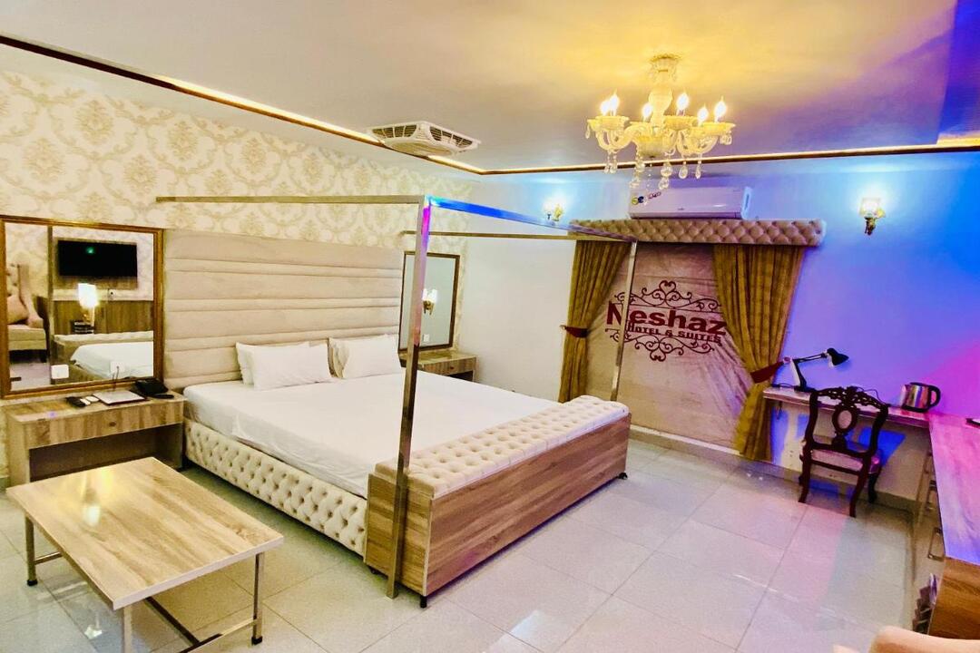 Deluxe Double or Twin Room