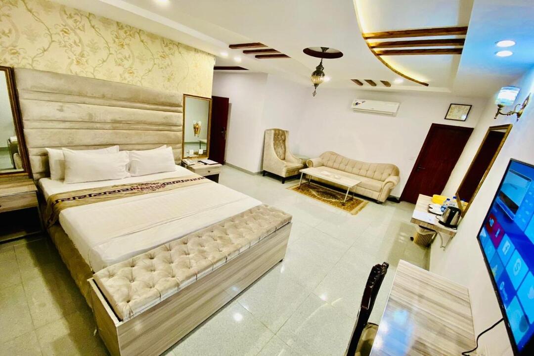 Deluxe Single Room