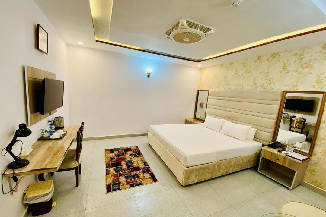 Deluxe Single Room