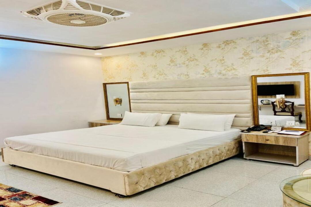 Deluxe Single Room