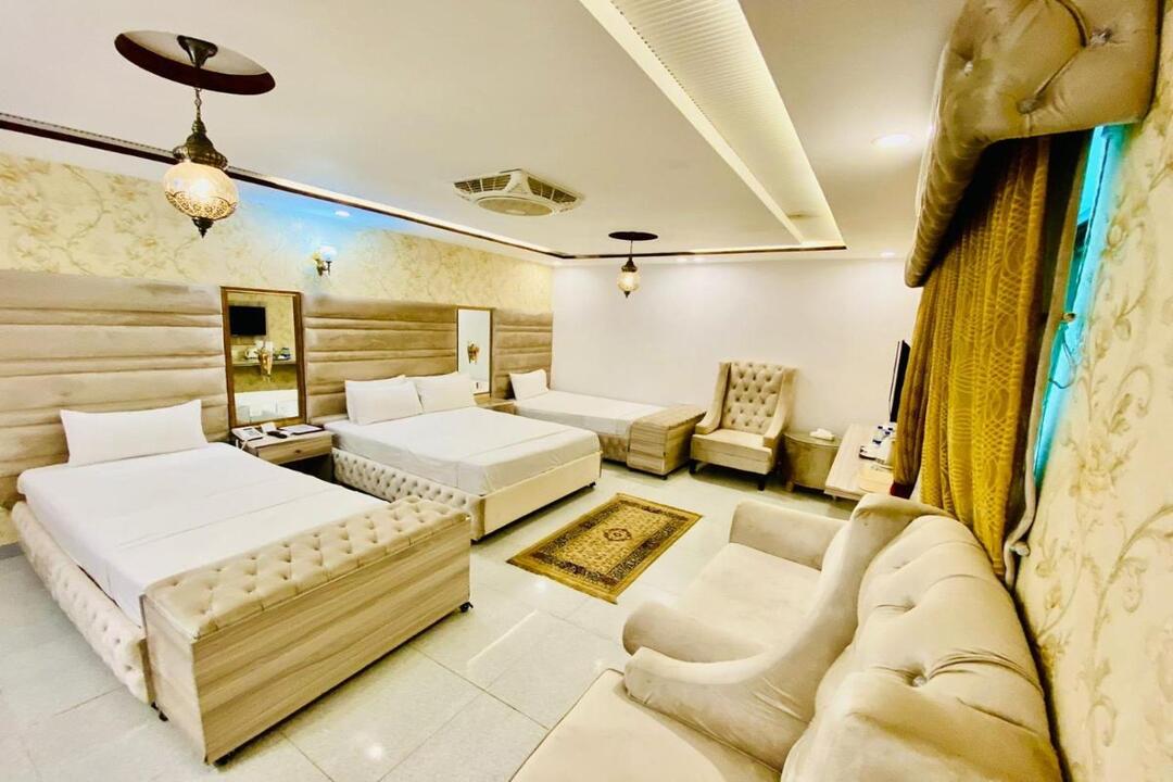 Triple Bed Room