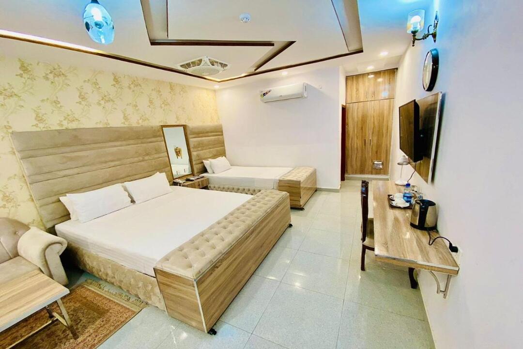 Triple Bed Room