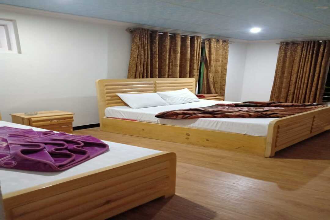 New Lalazar Hotel, Batakundi