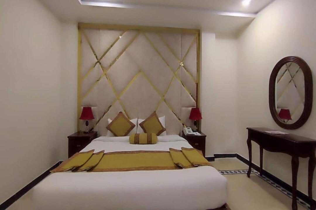Nizalia Hotel By Legend