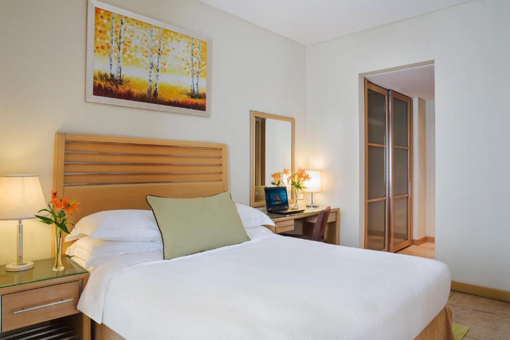 Suite Room - King Bed