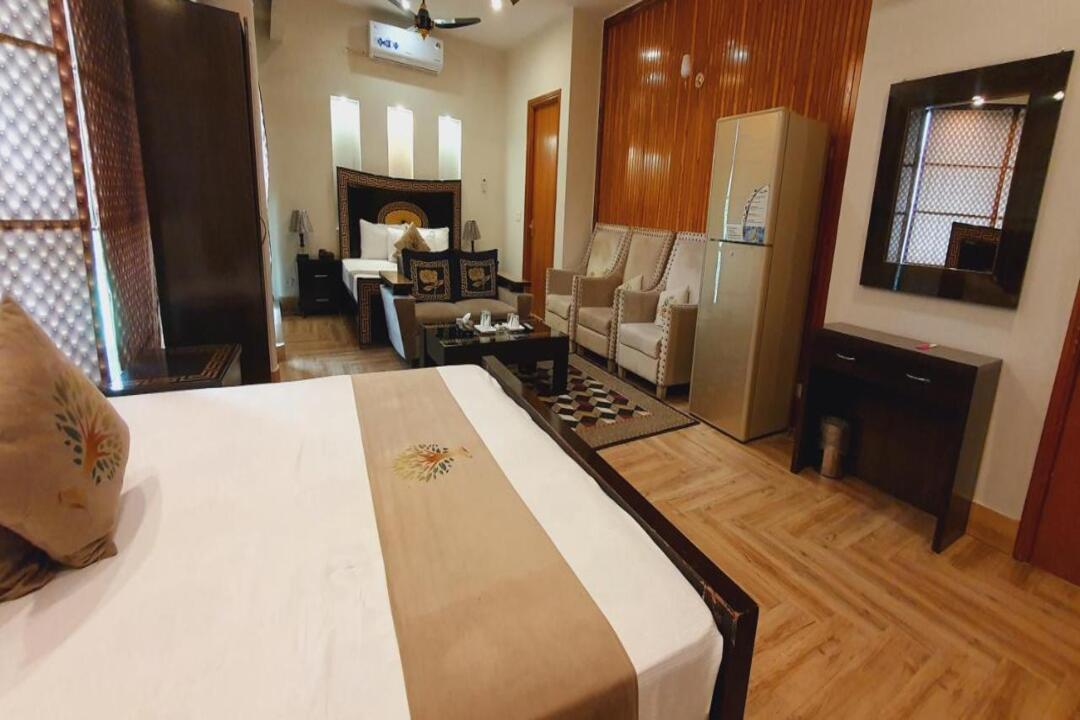 Park View Hotel Gulberg