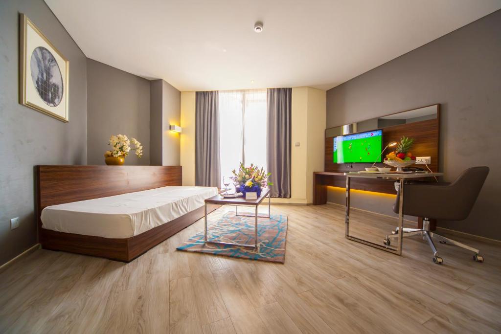 Deluxe One Bedroom Suite with Sea View