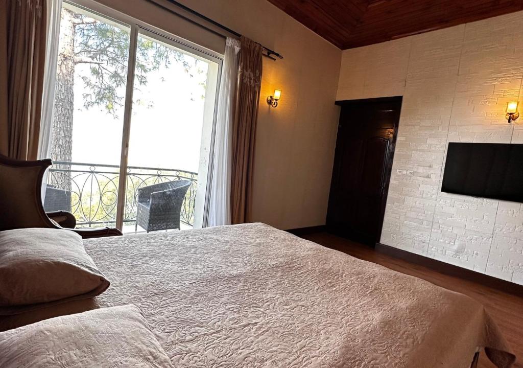 PINETOP RESORT