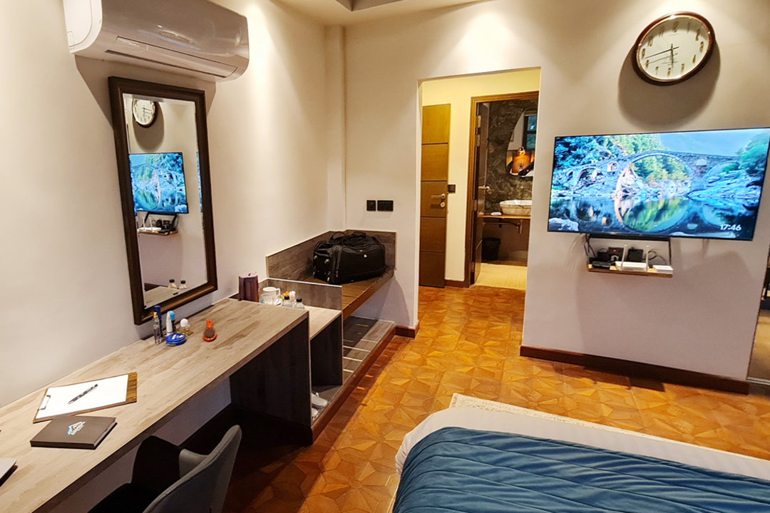 Pinnacle Executive Lodges