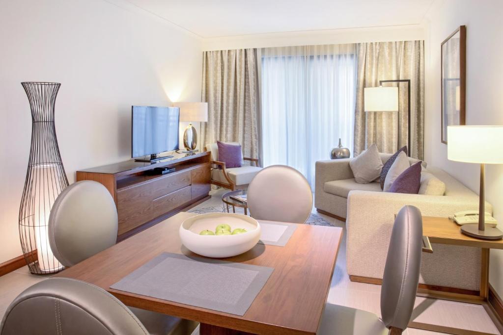 Pullman Dubai Creek City Centre Residences
