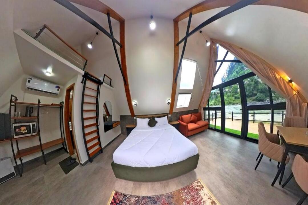 Roameo Resorts, Tehjian