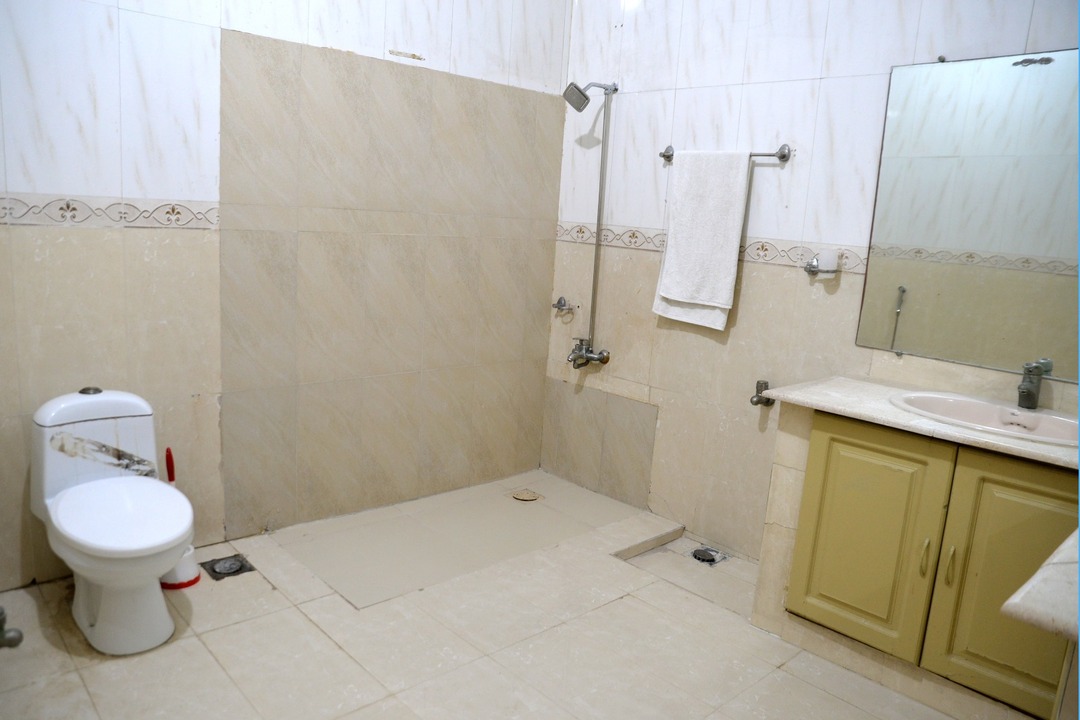 Royal Continental Guest House, Islamabad F-6/1