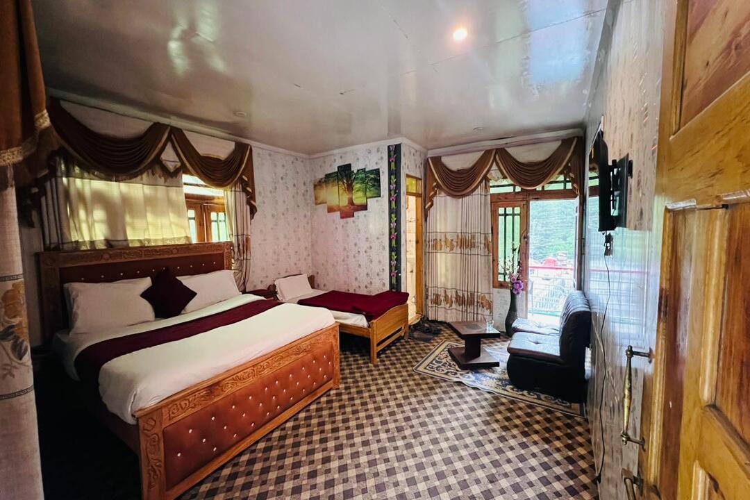 Saif-ul-Malook Hotel Naran