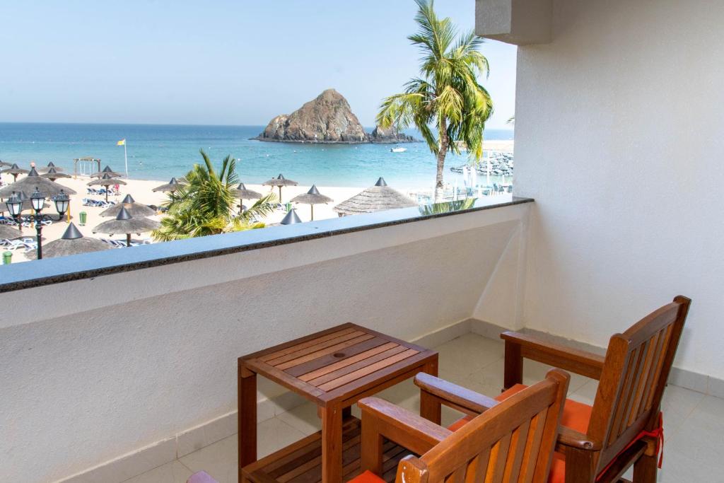 Studio Apartment with Sea View