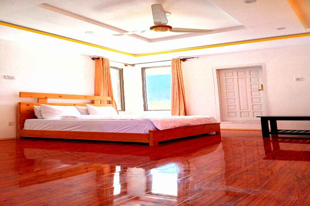 Standard Room with Mountain view