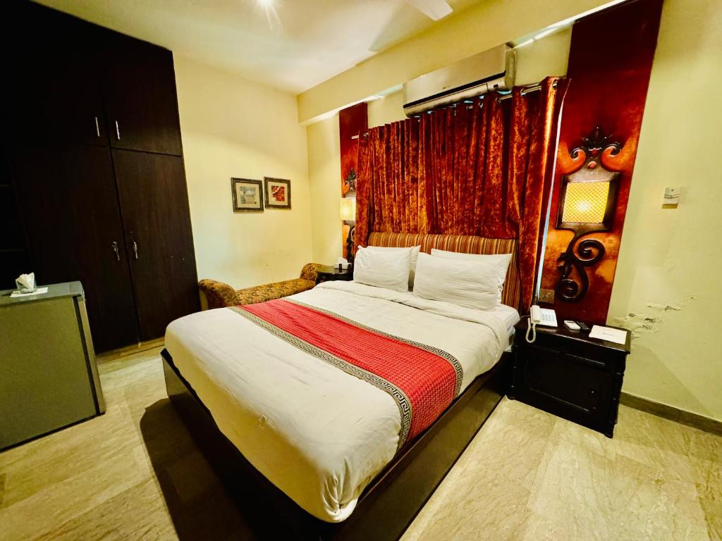 Shelton Hotel Lahore