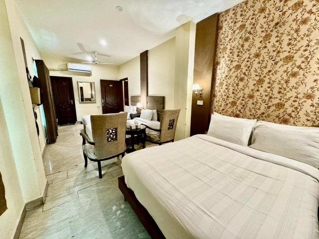 Shelton Hotel Lahore