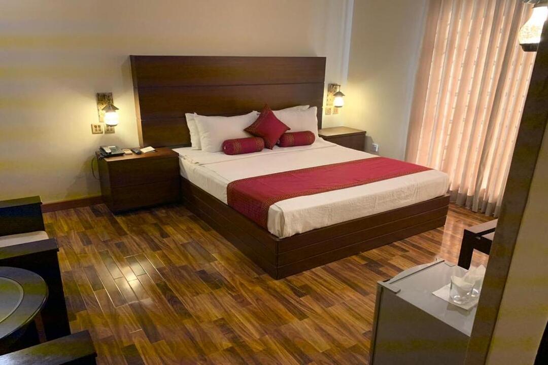 Shelton’s Rezidor Lahore